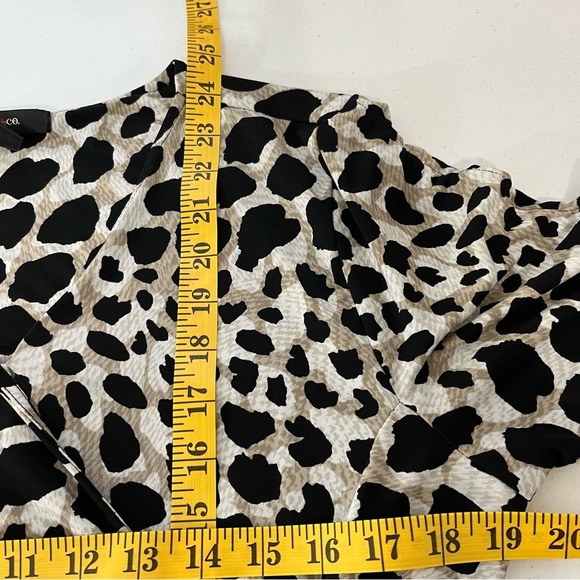 Style & Co. Cream and Black Animal Print Fitted Ruched Blouse - Picture 4 of 4